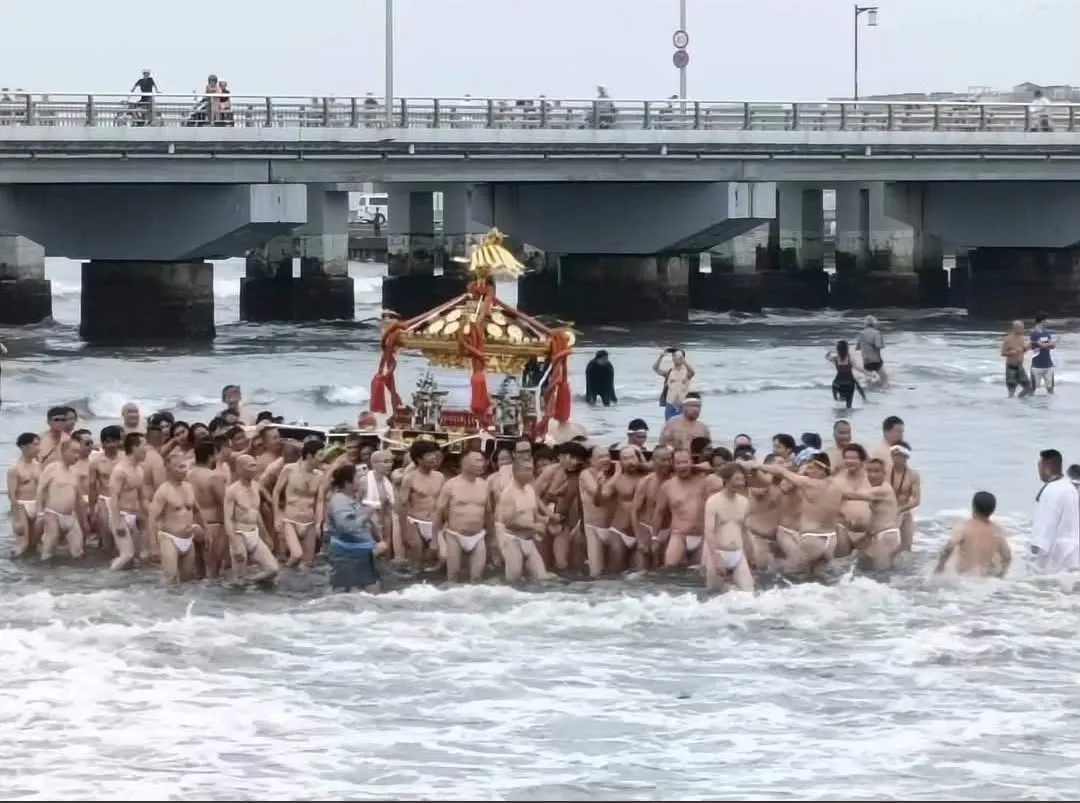 江ノ島のお祭りへ